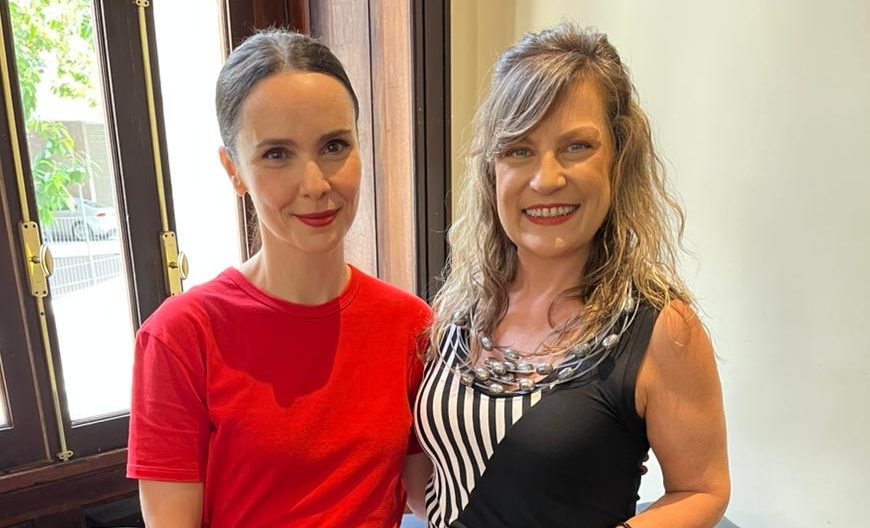 BH: Débora Falabella estreia monólogo “Prima facie”