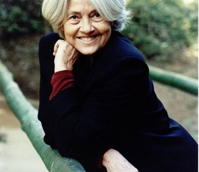 ADÉLIA PRADO: escritora mineira receberá título Doutora Honoris Causa